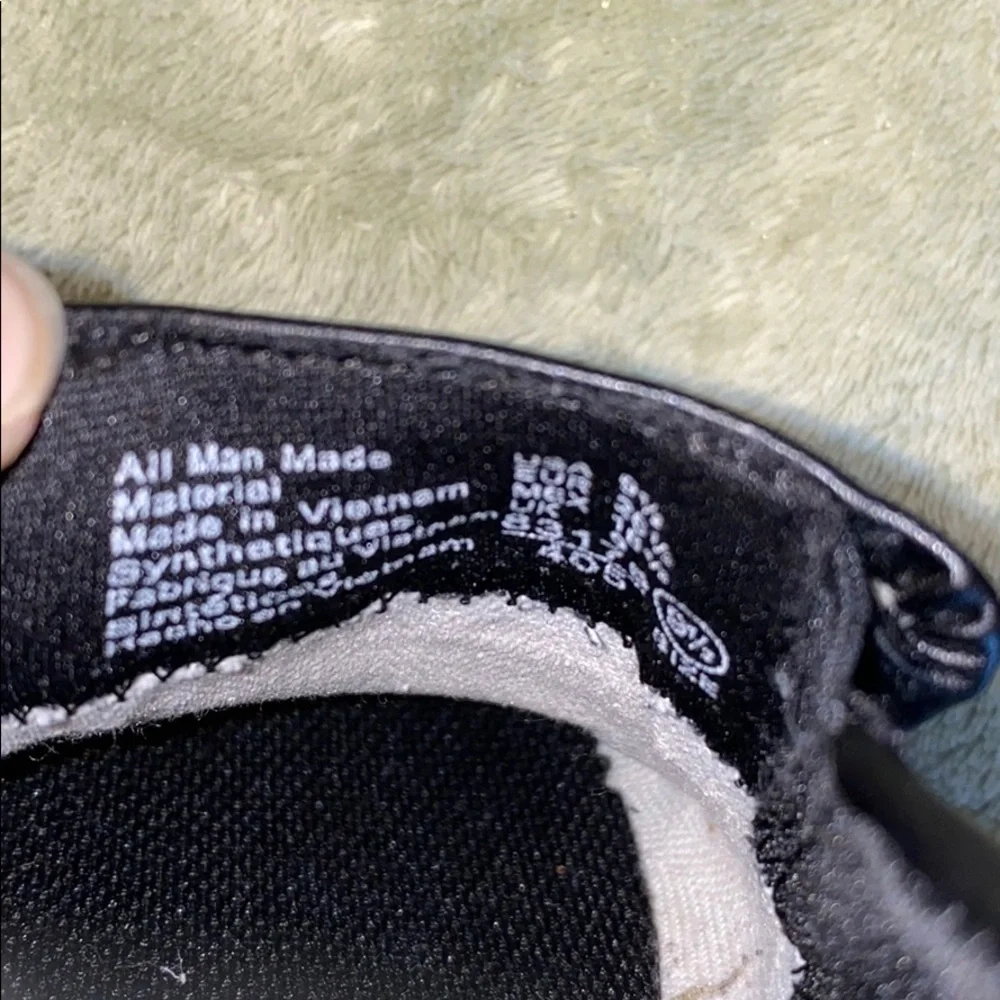 Smart Fit black shoes kids size 9 1/2 durable